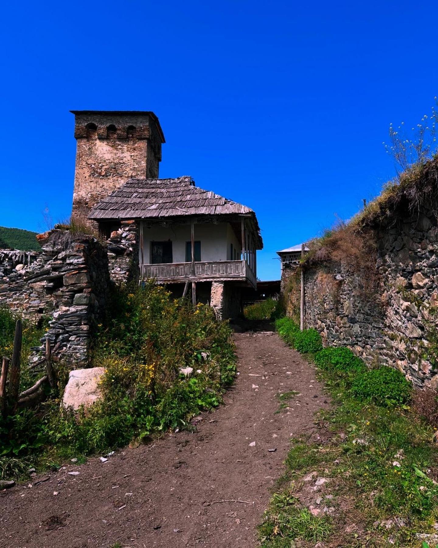 Panorama Guesthouse Mata C. Adishi Exterior photo